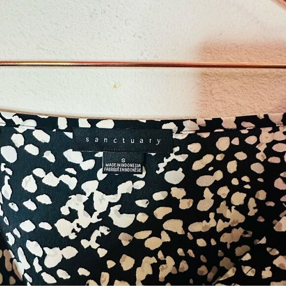 NWOT ANGL Sanctuary Black and White Print Peasant Boho Top Small - Picture 2 of 4